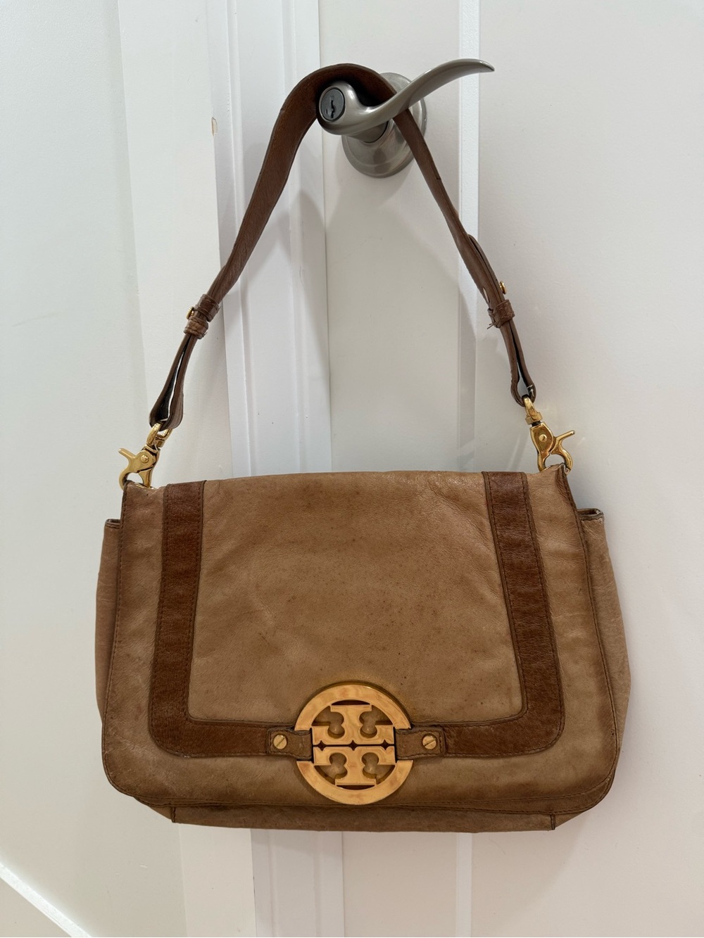 Tory Burch Tan and Brown natural distressed look Shoulder Bag with Gold Logo